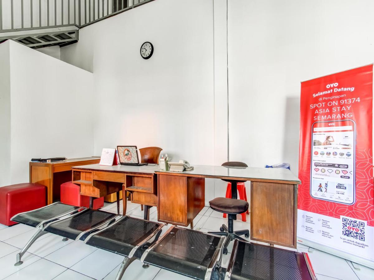 Oyo Life 91374 Asia Stay Semarang Syariah Εξωτερικό φωτογραφία