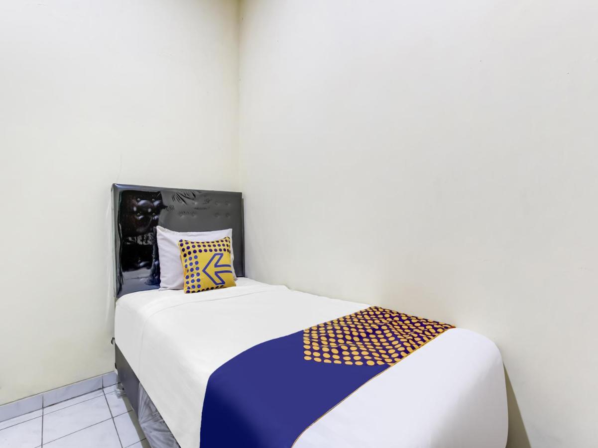 Oyo Life 91374 Asia Stay Semarang Syariah Εξωτερικό φωτογραφία